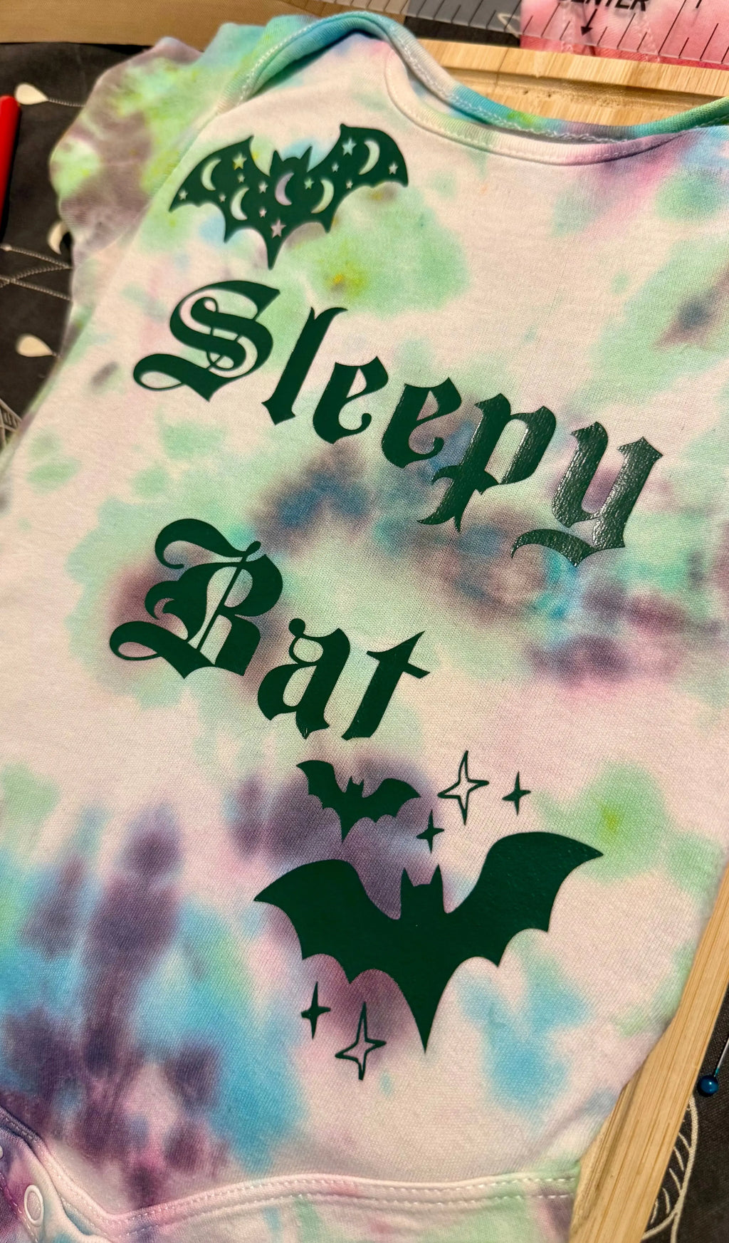 Tie-Dye baby vest 🦔🖤‘Sleepy Bat’🖤🦔 Claxton Creations GB