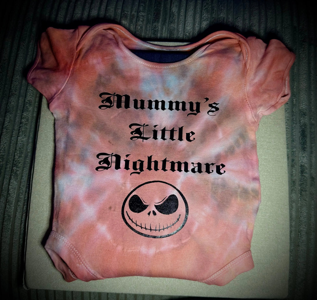 Tie-Dye baby vest 🦔🖤‘Mummy’s little nightmare’🖤🦔 Claxton Creations GB