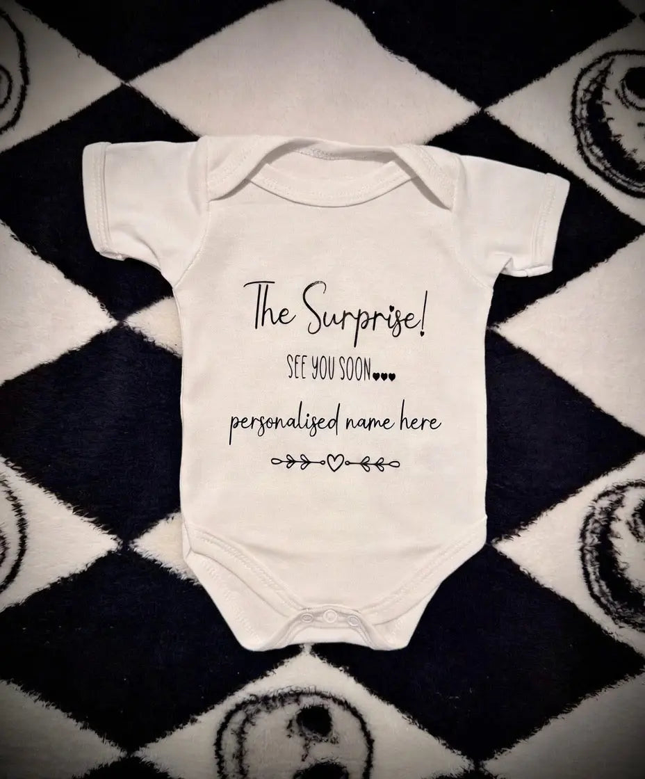 🤍 Pregnancy Announcement: ‘Grandpawrents to Grandparents’ 🐶Vinyl detailing white baby vest Claxton Creations GB