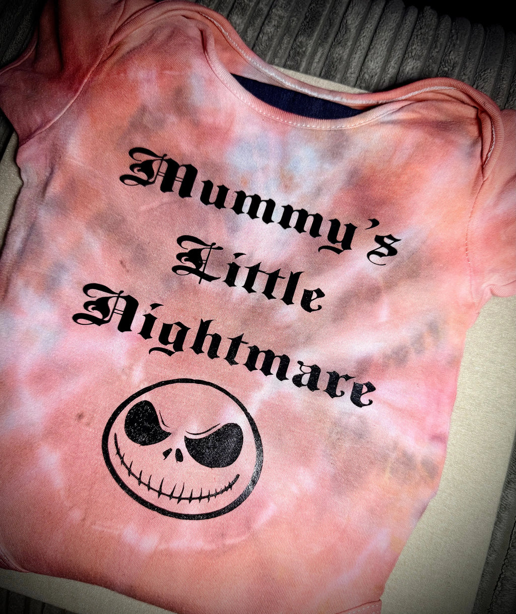 Tie-Dye baby vest 🦔🖤‘Mummy’s little nightmare’🖤🦔 Claxton Creations GB