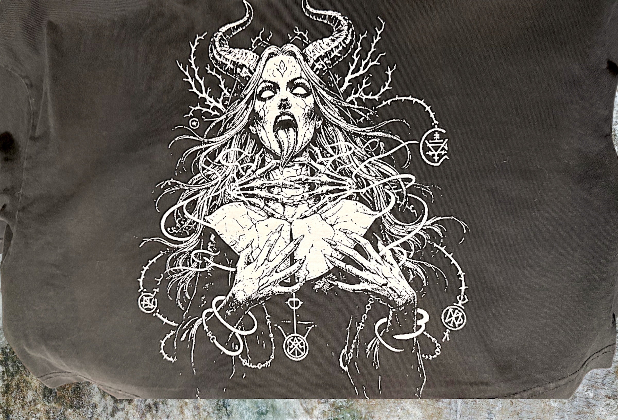 Unholy scream Heavyweight washed Cropped tee🖤