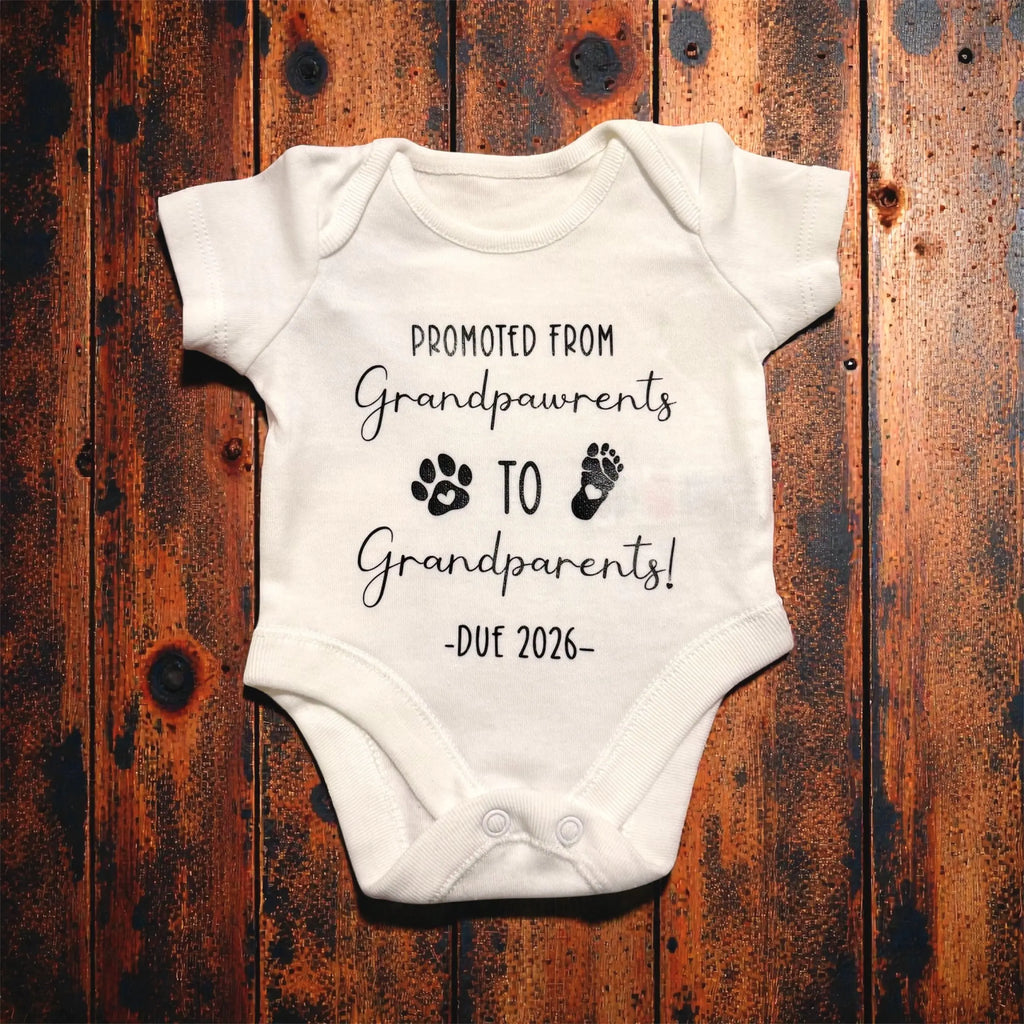 🤍 Pregnancy Announcement: ‘Grandpawrents to Grandparents’ 🐶Vinyl detailing white baby vest Claxton Creations GB