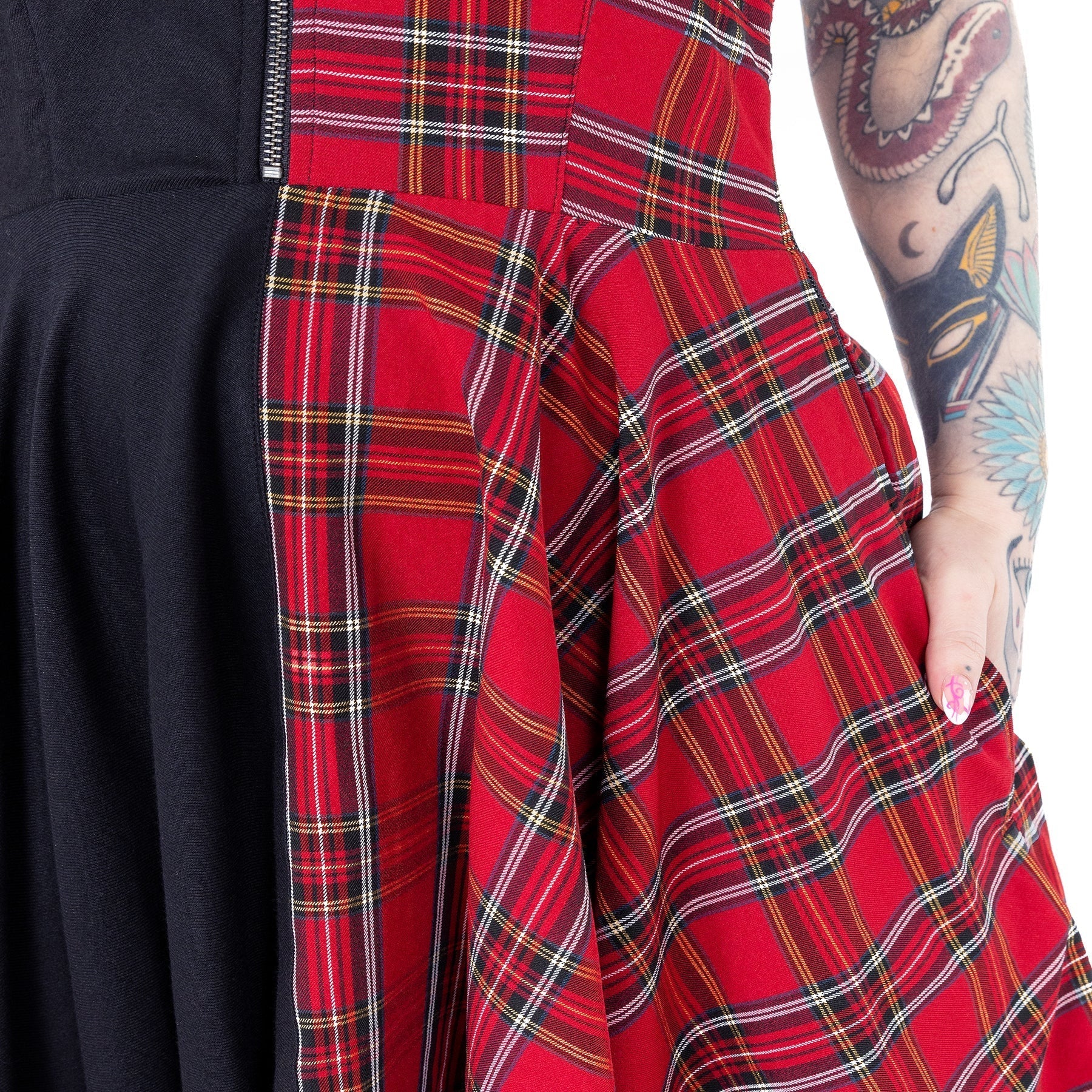 Heartless DIONE DRESS - BLACK/RED TARTAN Claxton Creations GB